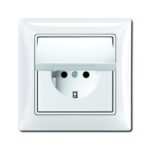 Pistikupesa, maandusega, 1ne, IP44, Basic55