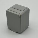 Pistikupesa pinnapealne, 1ne, hall, IP44, Strömfors