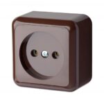 Pistikupesa, pinnapealne, 1ne, maandusklemmita, pruun, Delta+