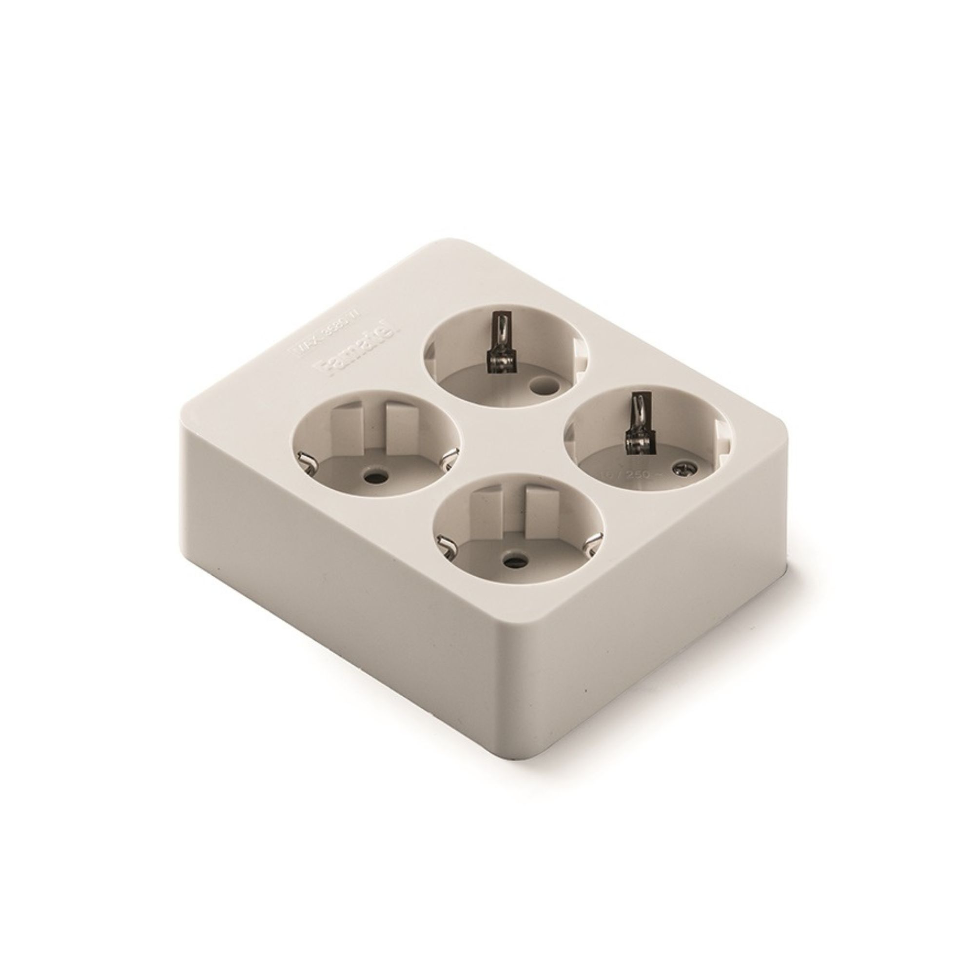 Pistikupesa 2x2ne, pinnapealne, 16A 250V, maandusega, valge, Famatel